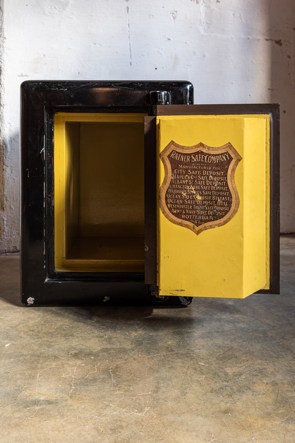 Antique Ratner Safe with Key 8633 Retrouvius