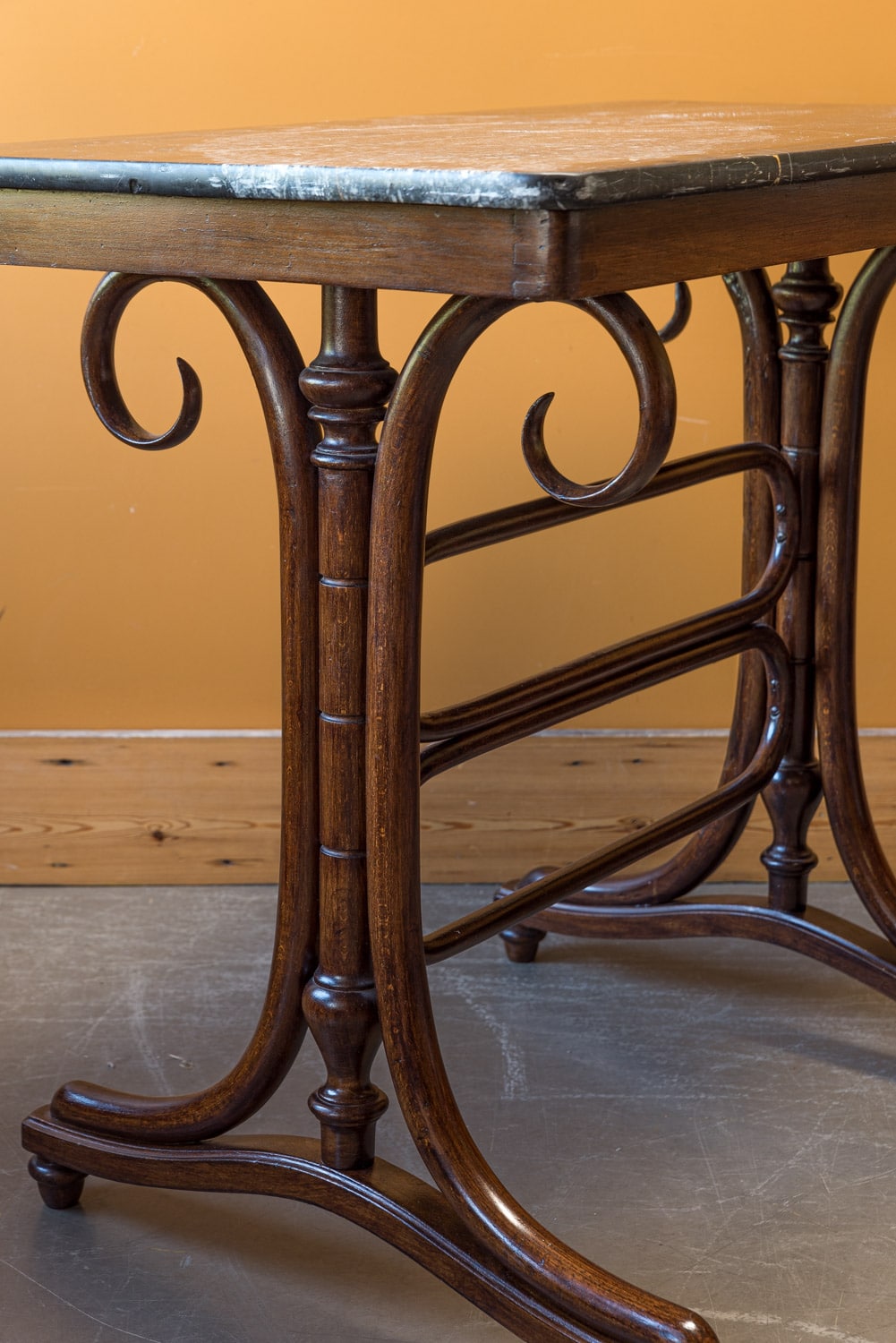 Bentwood Bistro Table 9157 Retrouvius