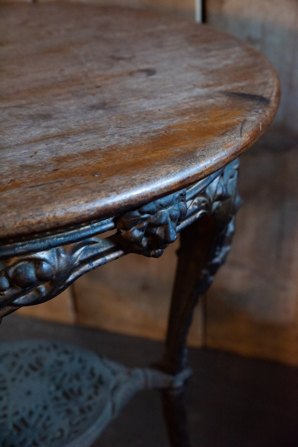Cast Iron Pub Table 6429 Retrouvius
