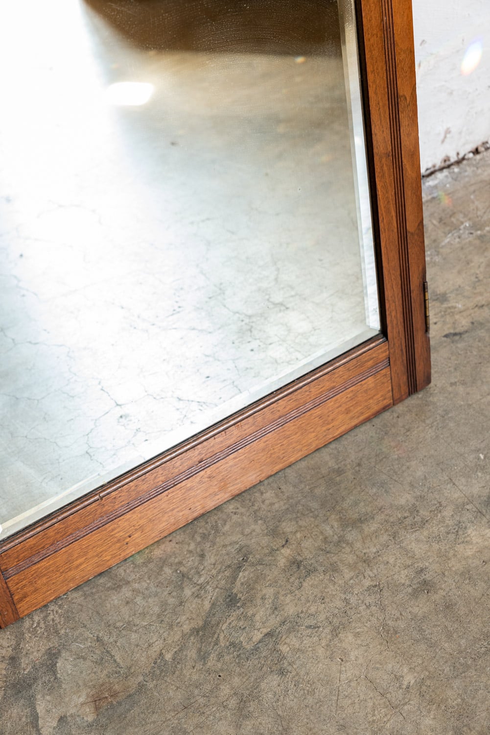 Mirrored door 8051 Retrouvius