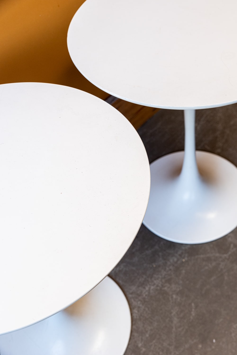 Pair of Arkana Tulip Tables #8385 - Retrouvius