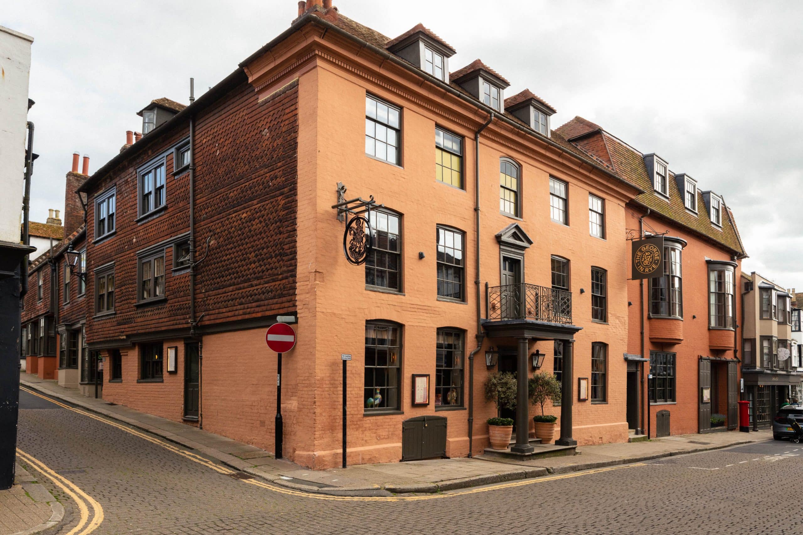 The George Rye Building The George in Rye - Retrouvius
