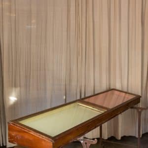 Sloped Museum Cases #9679
